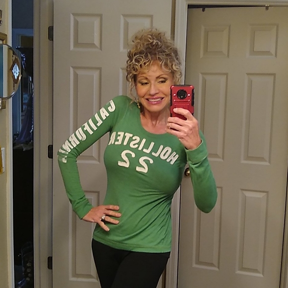 Hollister Tops - Hollister green and white size small long sleeve t